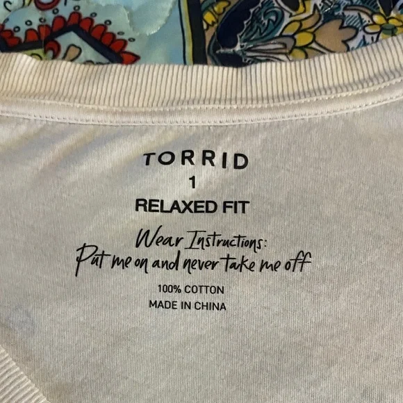 Women’s Torrid White Floral Graphic Tee - Picture 2 of 4